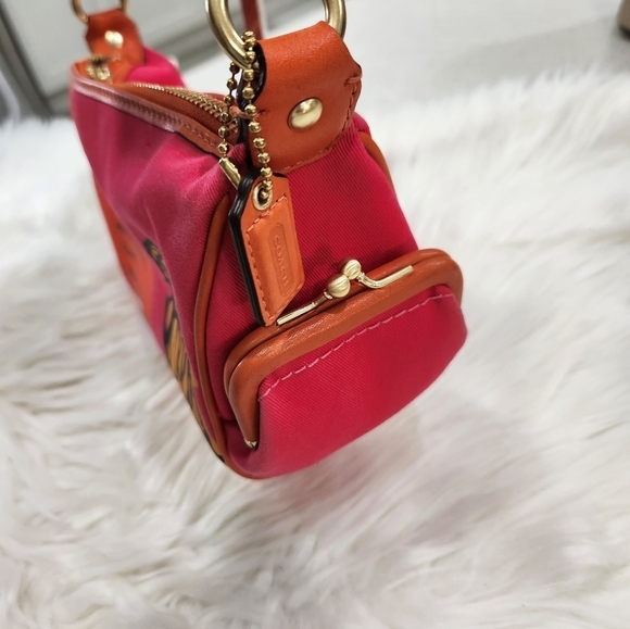 🧡🔹️COACH🔹️Bonnie Cashin Limited Edition Print Baguette fushia/orange bag - Picture 4 of 7
